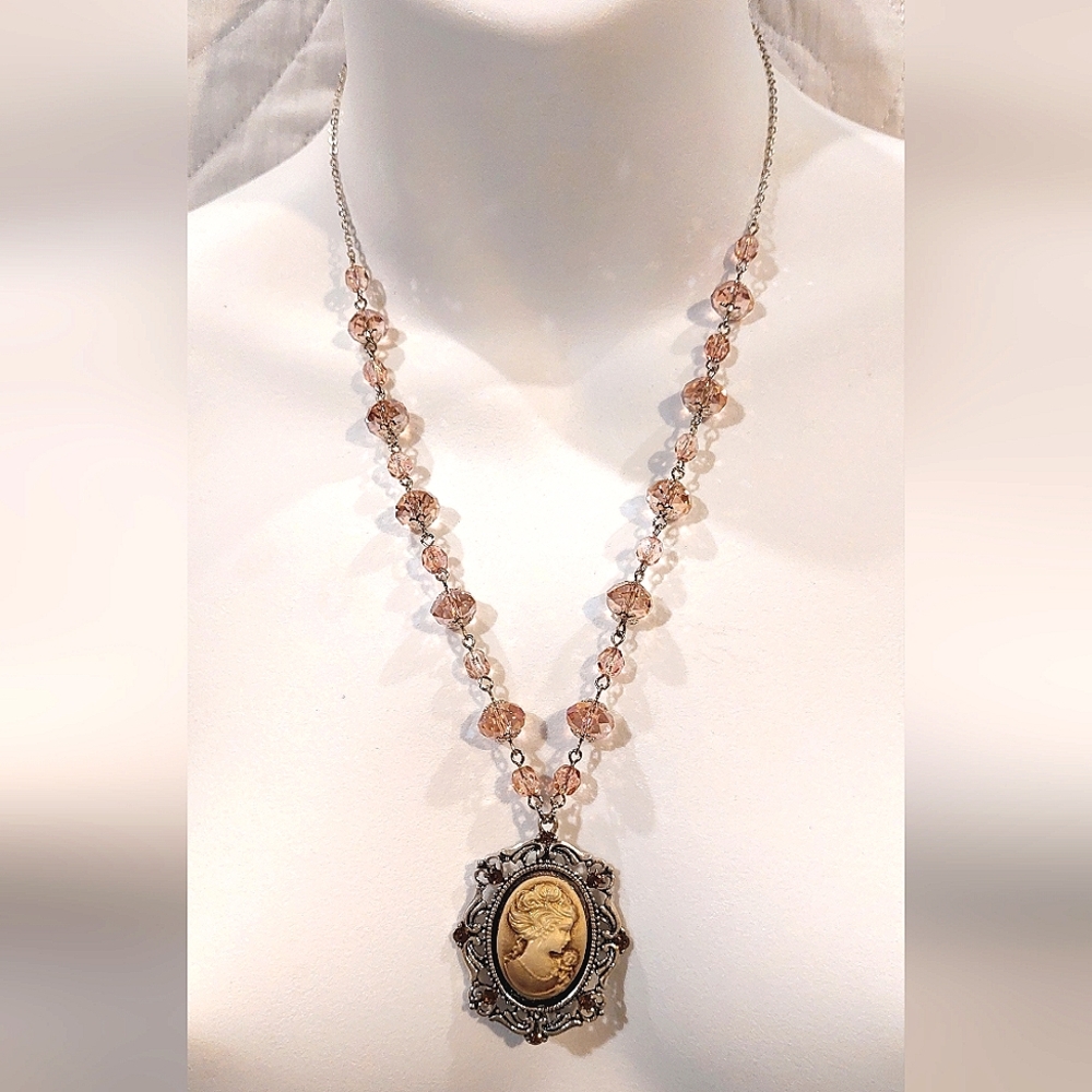 Ruffles & Stripes Women's Victorian Style Cameo Necklace & Drop Earrings Set NWT